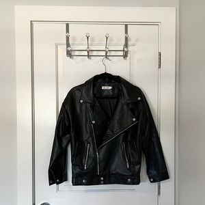 Oversized Black Faux Leather Jacket. S-M. Never Worn. Very Stylish Fit.